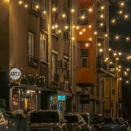 Family Friendly Downtown סופיה