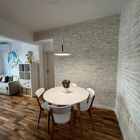 Family Friendly Downtown Apartman *